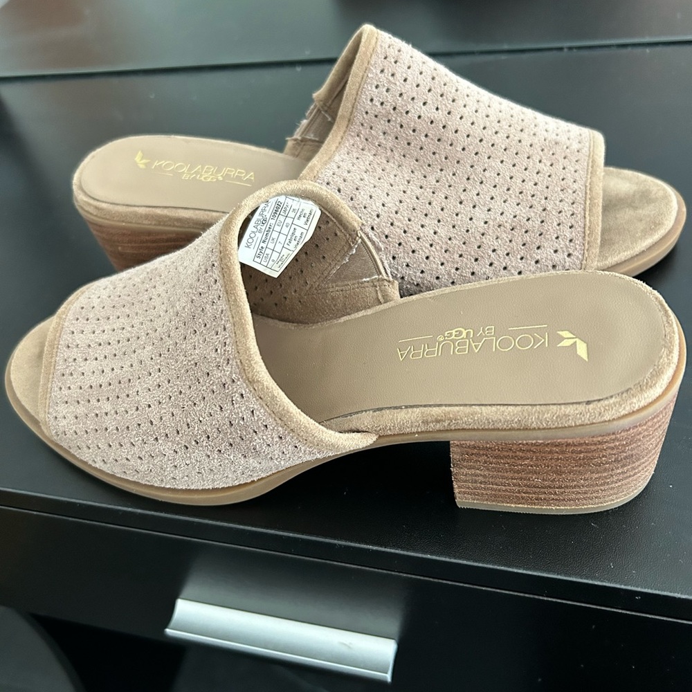 Ugg slip on sandal 9 tan